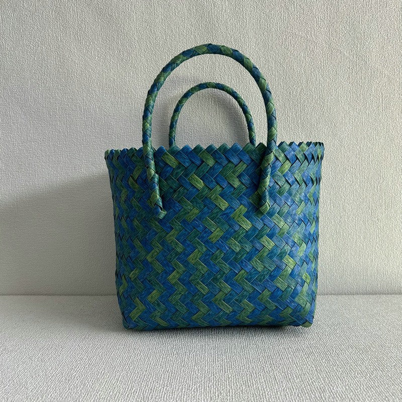 Wholesale Straw and rattan retro spring and summer beach vacation shoulder handbag